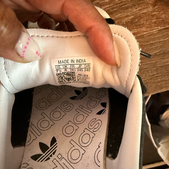 Adidas Samba Black and White Trainers - Picture 6 of 6